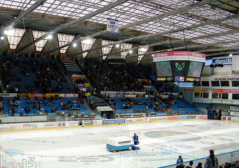 Файл:CEZ Arena Plzen.jpg