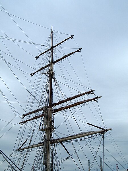 File:Elissa-foremast WL.jpg