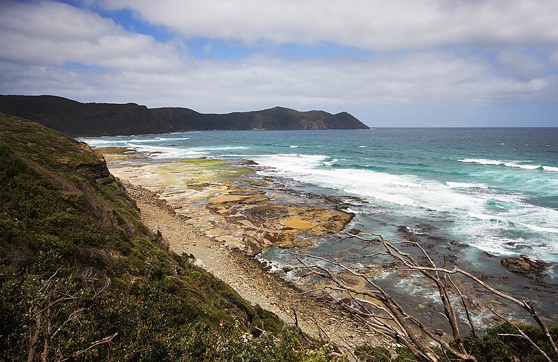 File:South Cape Bay 2.jpg