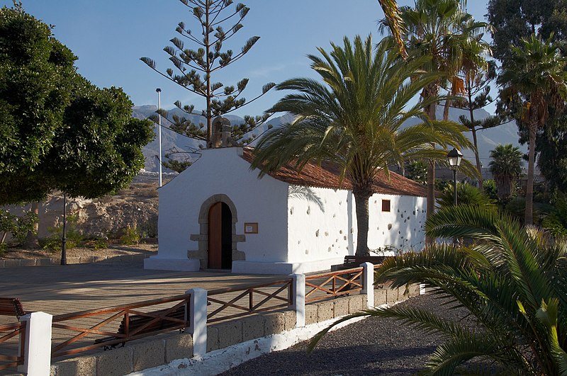 Archivo:Tenerife Adeje church F.jpg