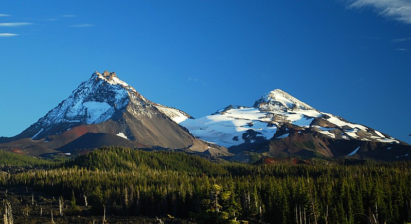 File:Three Sisters Viewpoint cropped.jpg