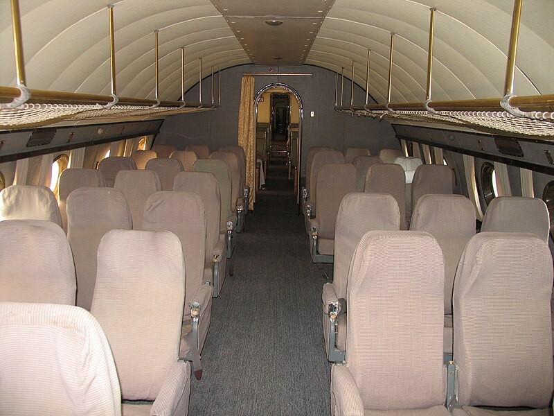 Файл:Tupolev Tu-114 Cabin.jpg