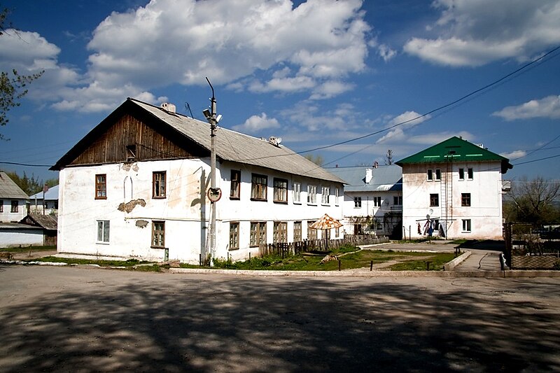 Файл:Zolnoe, houses.jpg