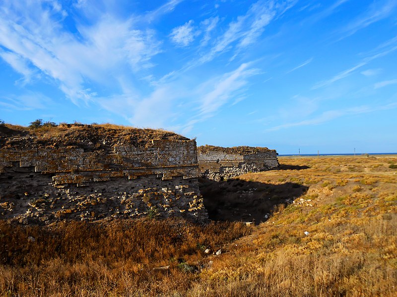 Файл:Arabat fortress towers.jpg