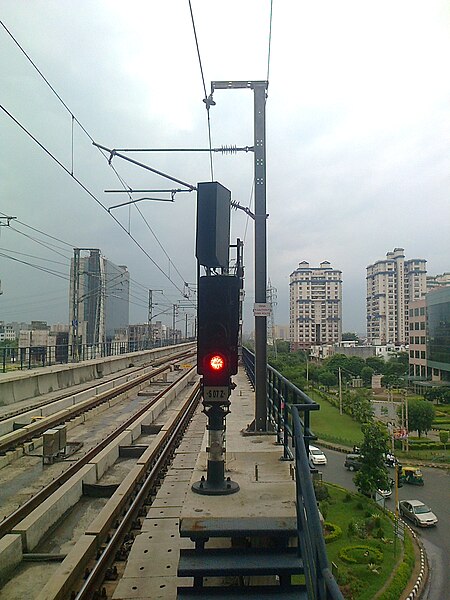 File:Delhi metro 1.jpg