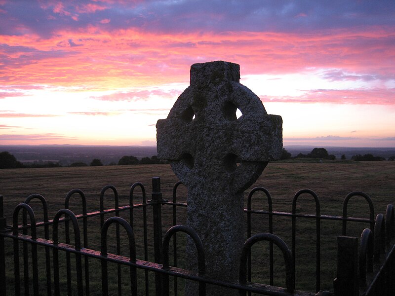 File:High-cross-the-hill-of-tara.jpg