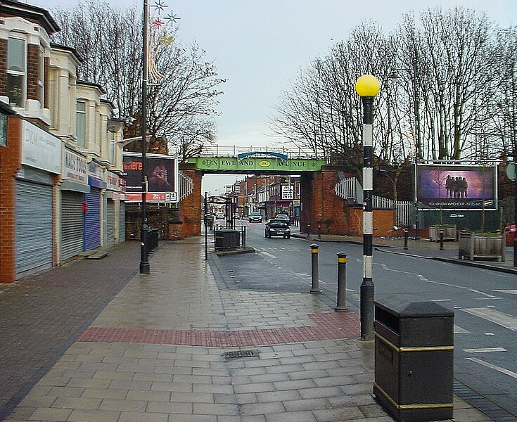 File:Newland Avenue Railway Bridge.jpg