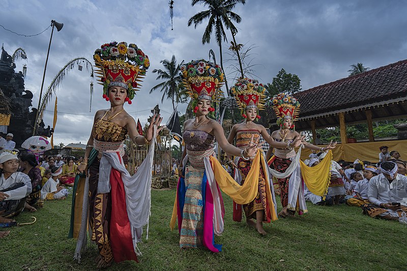 File:Rejang Adat.jpg