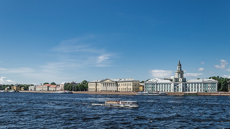 Файл:Universitetskaya Embankment 01.jpg