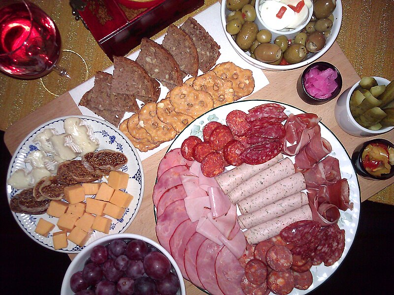 File:A charcuterie board.jpg