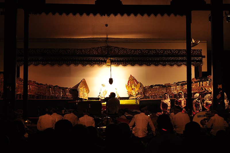 File:Kesenian Wayang Kulit 2.jpg