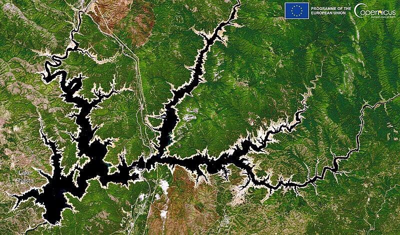 File:LakeShasta.jpg