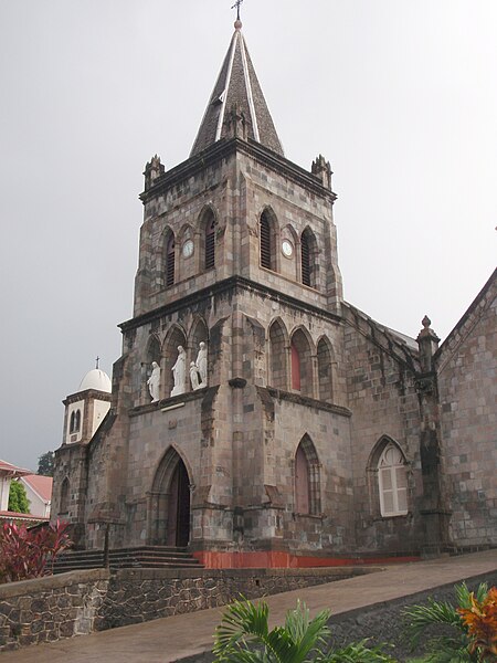 Archivo:Roseau Cathedral.jpg