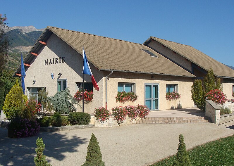 File:Bâtie-Neuve-mairie22.JPG