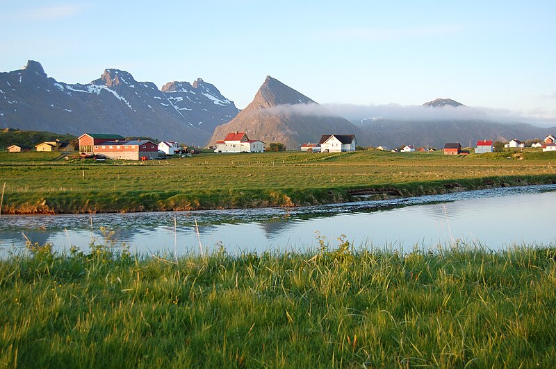 File:Fredvang Lofoten 2009 2.JPG