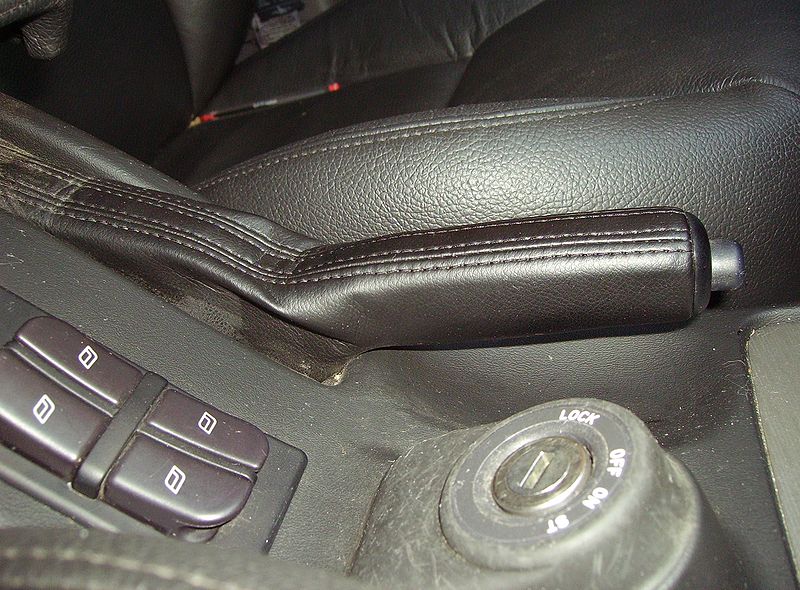 Файл:Handbrake lever.JPG