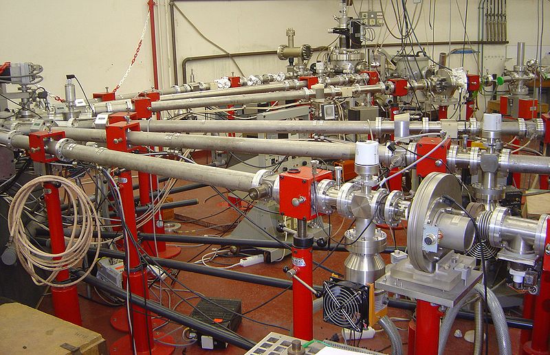 File:Particle accelerator DSC09089.JPG