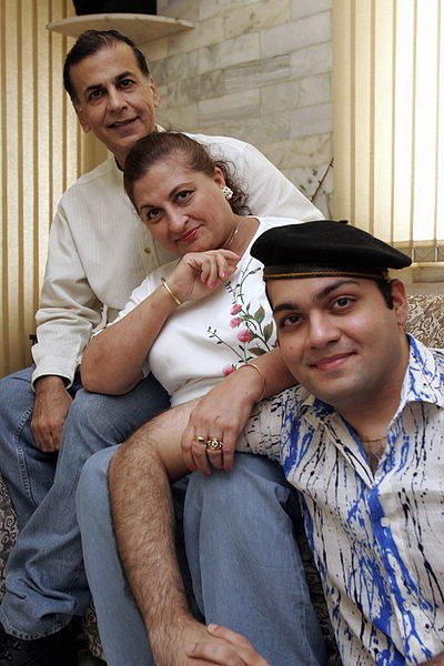 File:Vijay Arora Family.jpg