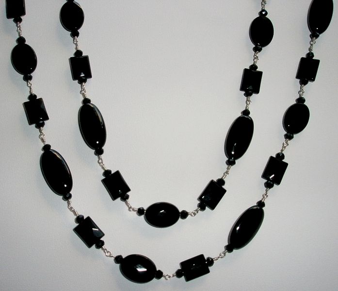 File:Black Onyx Necklace 12.jpg