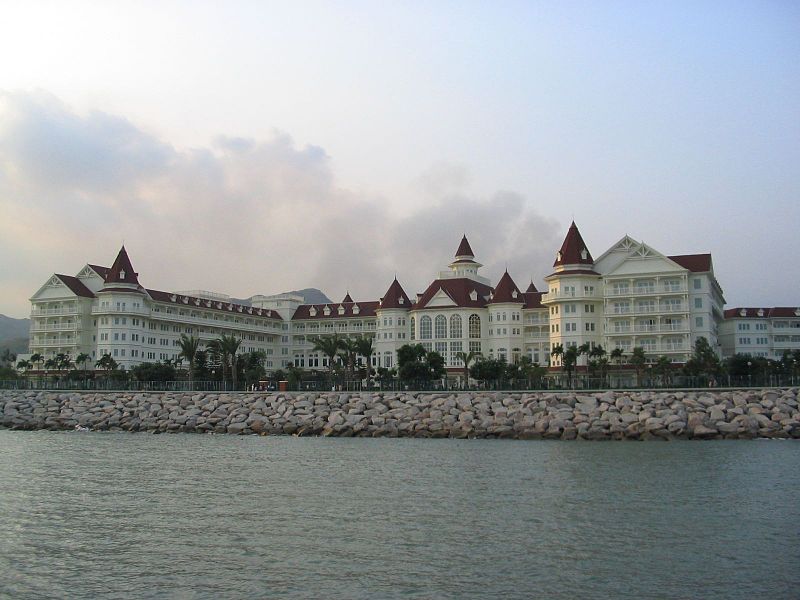 File:Hong Kong Disneyland Hotel.jpg