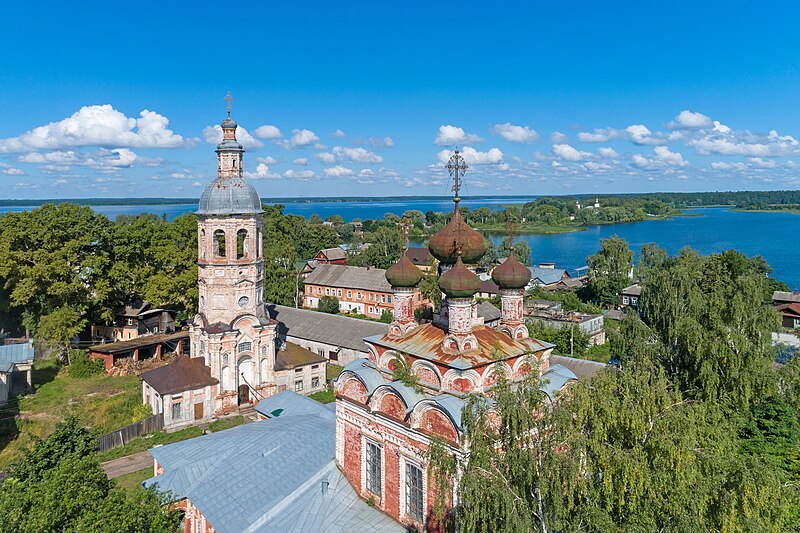 File:Ostashkov Churches 0569.jpg