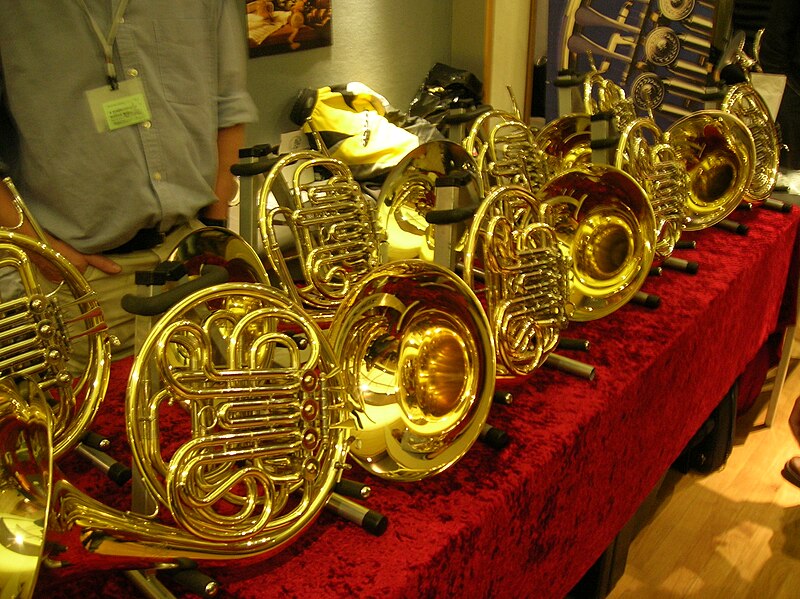 File:Paxman-horns.jpg