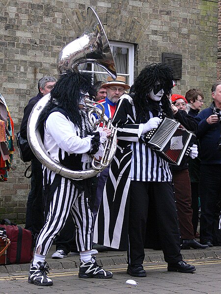 File:PigDykeMollyMusicians.jpg