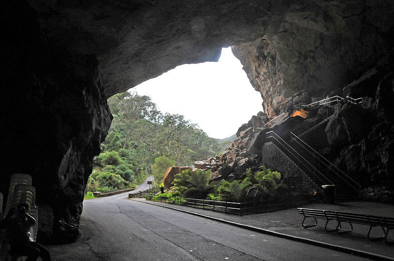 Archivo:JENOLAN CAVES ARCH ENTRANCE.jpg