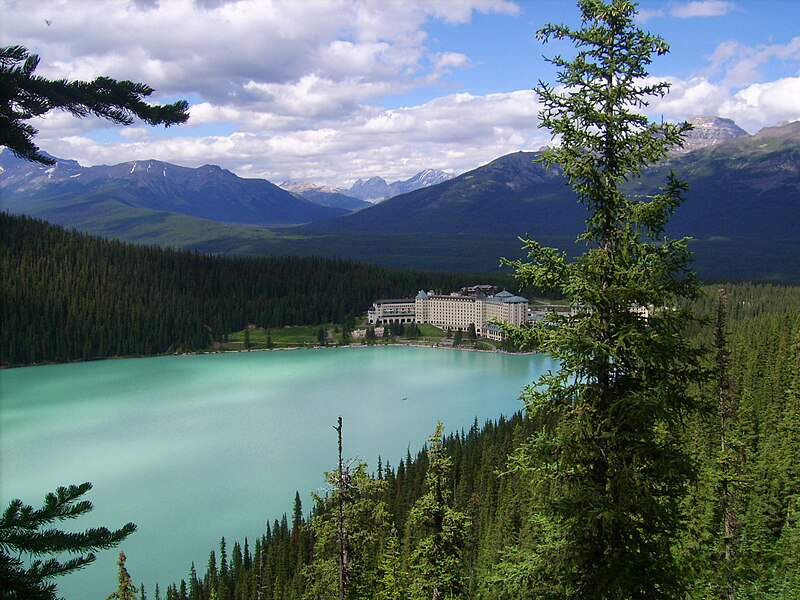 File:Lake Louise Alberta.JPG