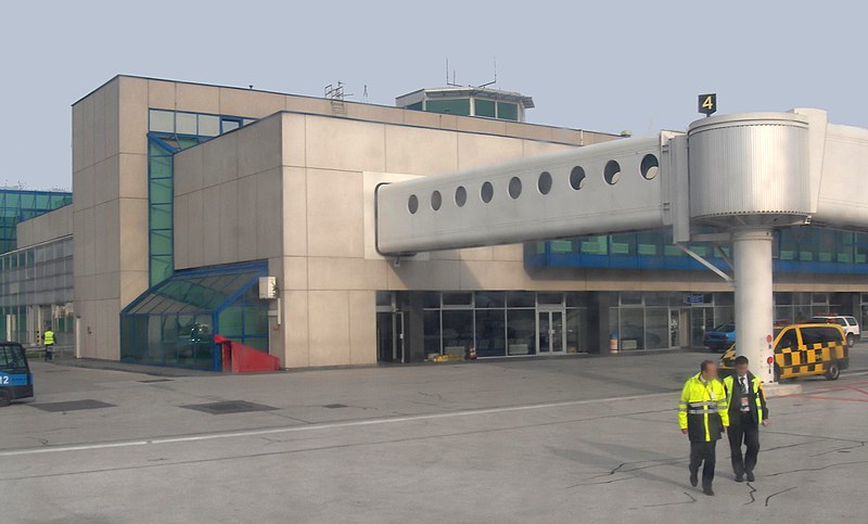 File:SarajevoAirport4.jpg