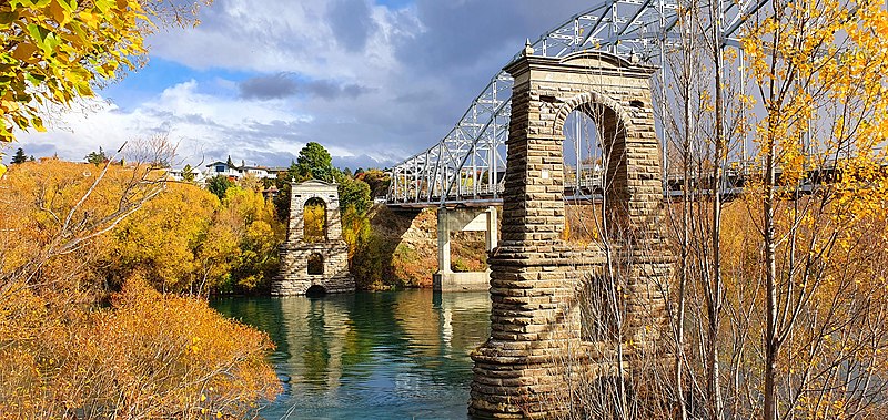 File:The Alexandra Bridge Towers.jpg