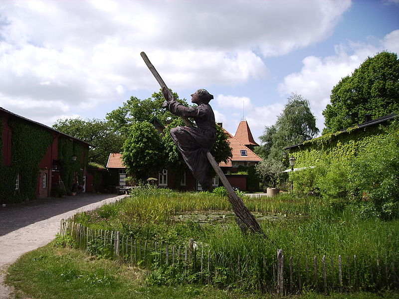 Файл:Kräuterpark Stolpe Innenhof.JPG