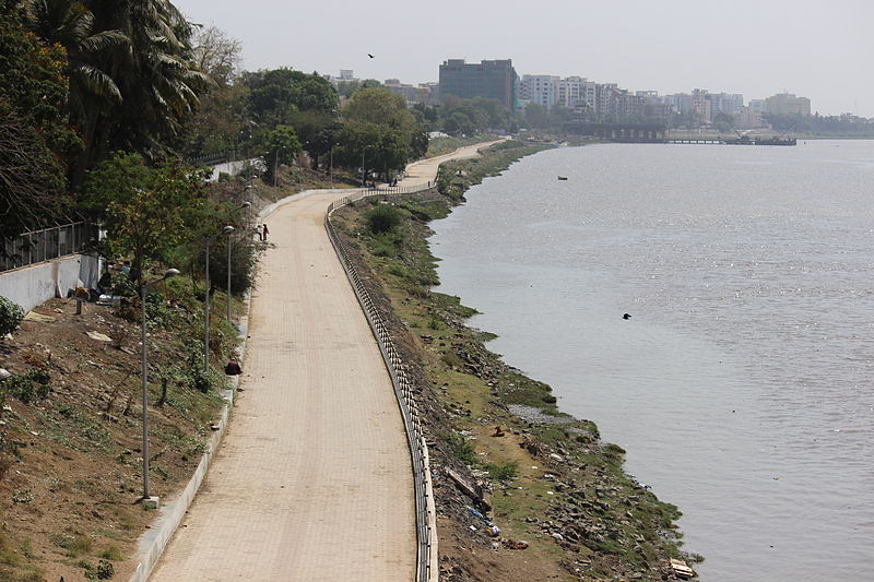 File:Riverfront surat.jpg