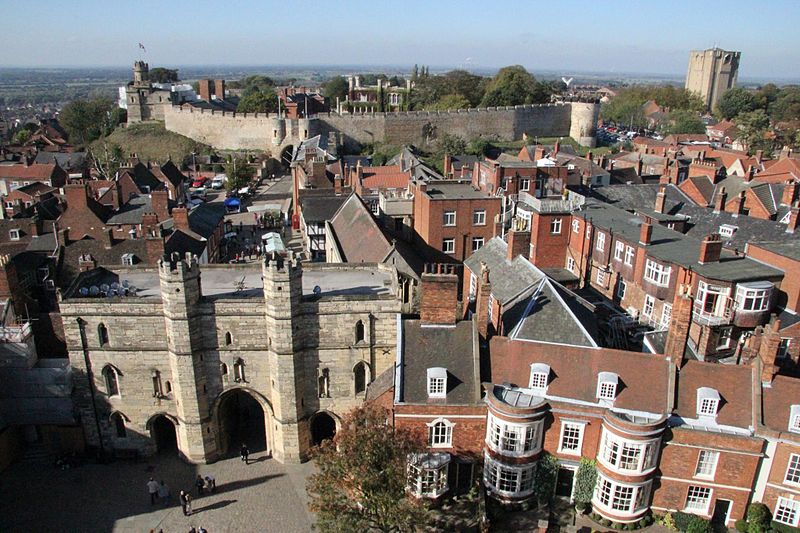 Файл:Lincoln Castle view.jpg