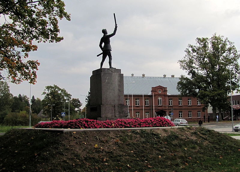 File:Rõuge Vabadussõja monument 2.JPG