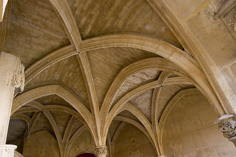 File:Arcades Cluny.jpg