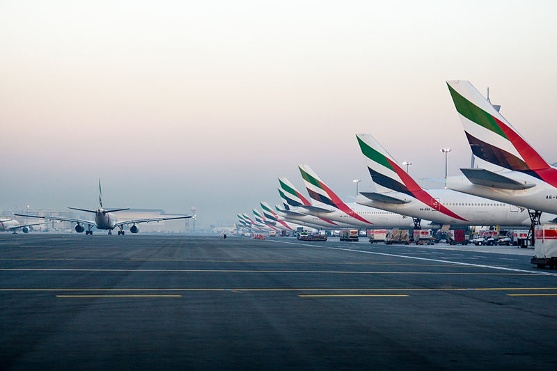 Archivo:Emirates tails (8499979565).jpg