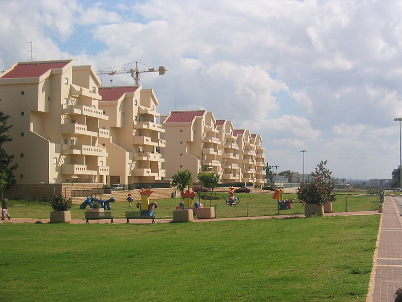 Файл:Kfar Saba new district.JPG