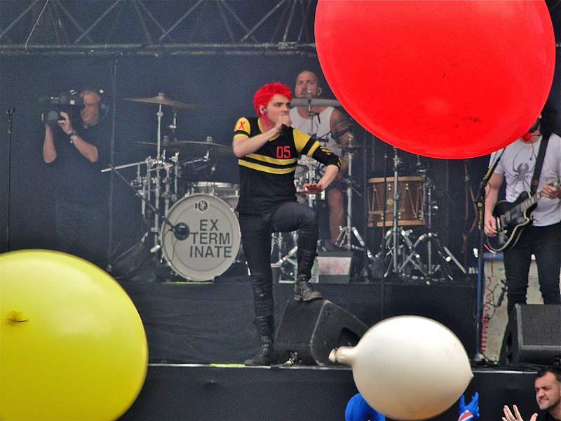 Файл:My Chemical Romance 2011.jpg