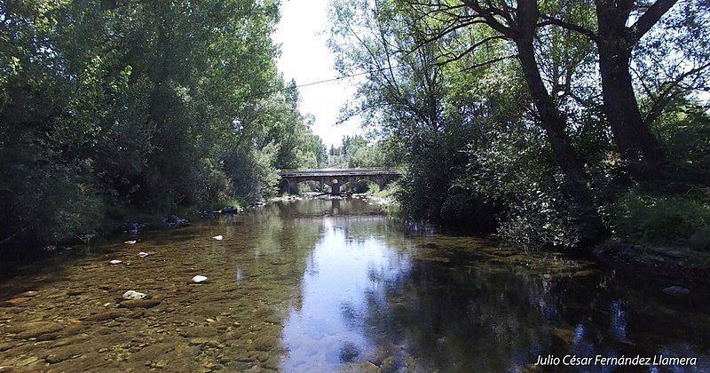 Archivo:Río Curueño.jpg