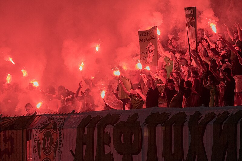 File:Ultras Neftochimic Burgas.jpg