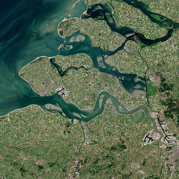 Archivo:Zeeland by Sentinel-2, 2018-06-30.jpg