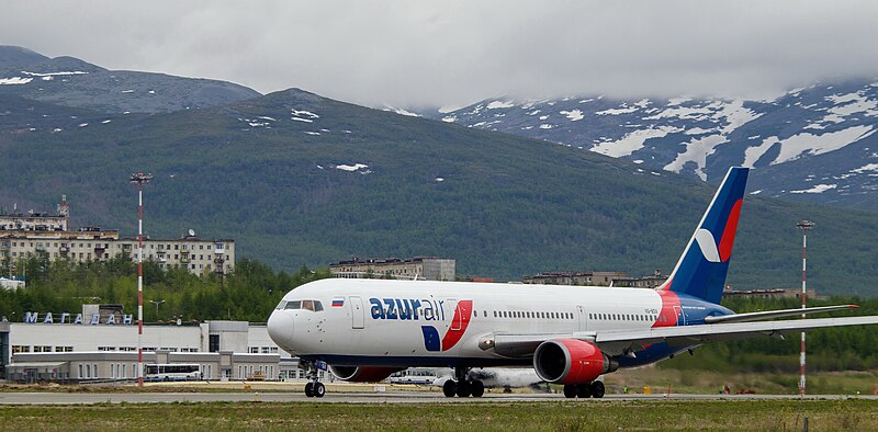 Файл:Boeing 767 Azur.jpg