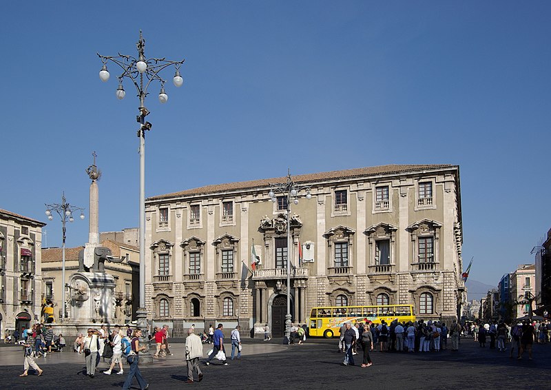 File:Catania BW 2012-10-06 09-52-47.JPG