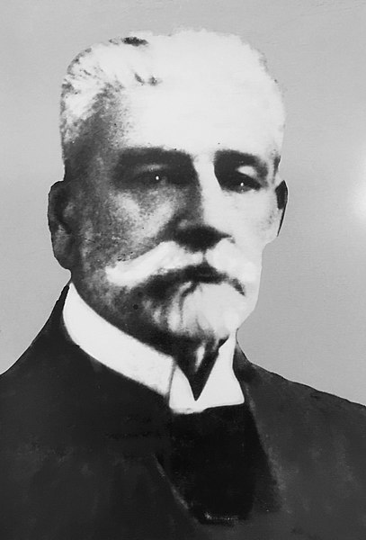 Archivo:Dr. Juan José Silva.JPG