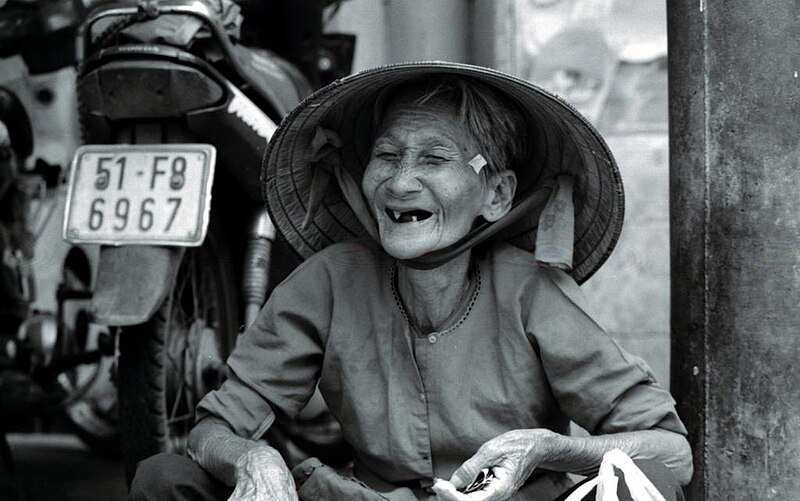 File:HoChiMinhStreetSeller.jpg