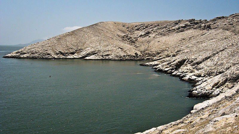 File:Isla Blanca (Chimbote).jpg