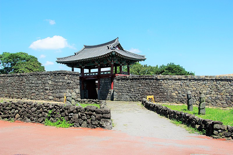 File:Jeongeui Eupseong South Gate.jpg