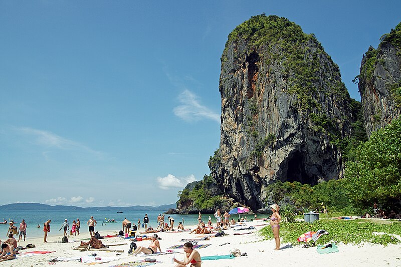 File:Phra Nang beach 14.jpg