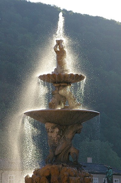 File:Salzburg Residenzbrunnen.jpg